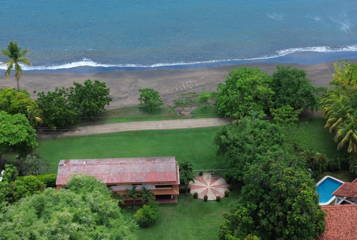 Coco Beach front Gem - 8